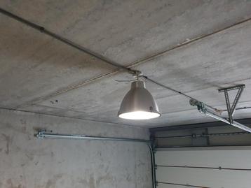 8 stuks industriële lampen met LED beschikbaar voor biedingen