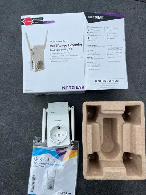 Netgear EX6130 AC1200 WiFi Range Extender V, Computers en Software, Netwerk switches, Zo goed als nieuw, Ophalen of Verzenden