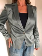Super mooi olijf satijnen colbert B three mt 42, Kleding | Dames, Jasjes, Kostuums en Pakken, Ophalen of Verzenden, Zo goed als nieuw