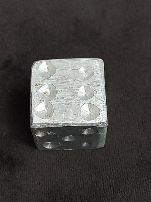 Vintage aluminium Dobbelsteen, Hobby en Vrije tijd, Gezelschapsspellen | Bordspellen, Gebruikt, Een of twee spelers, Drie of vier spelers