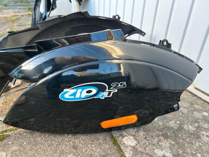 Zwarte Zip Scooterkappen Set, Fietsen en Brommers, Brommeronderdelen | Scooters, Gebruikt, Piaggio, Kap, Ophalen