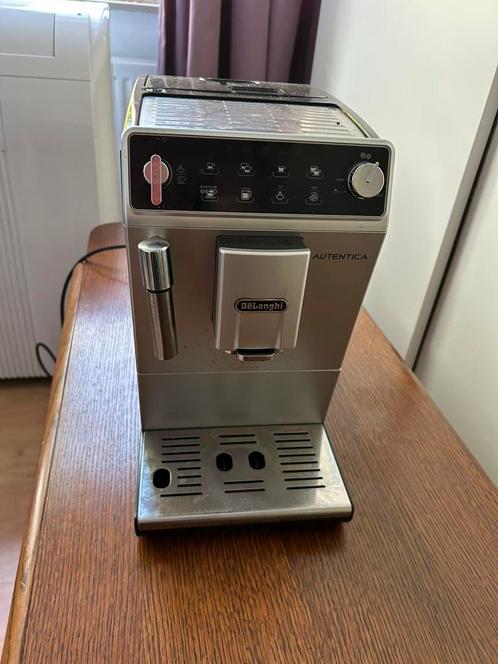 DeLonghi Koffiebonenmachine, Witgoed en Apparatuur, Koffiezetapparaten, Zo goed als nieuw, Koffiebonen, Espresso apparaat, Afneembaar waterreservoir