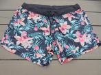 N89 Zwarte bloemen korte broek Takko maat 40, Maat 38/40 (M), Kort, Zwart, Ophalen of Verzenden