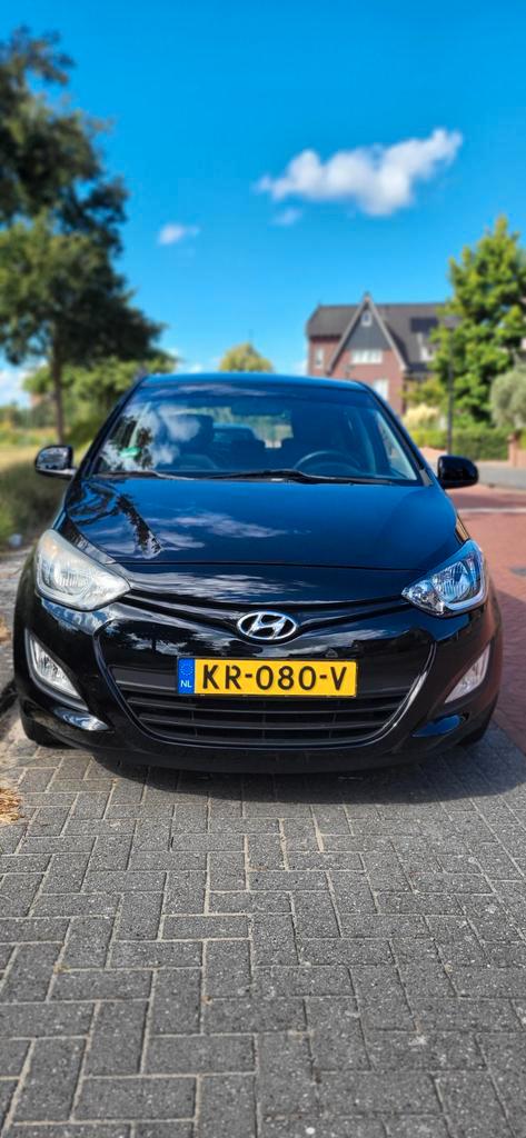 Hyundai i20 iCatcher 1.2 I 5-DRS 2015 Zwart 85150KM, Auto's, Hyundai, Particulier, i20, ABS, Airbags, Airconditioning, Alarm, Centrale vergrendeling