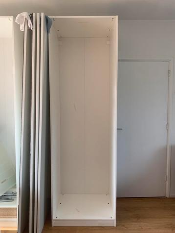 Witte Pax kasten 58x75x236  (4 in totaal) prijs is per stuk beschikbaar voor biedingen