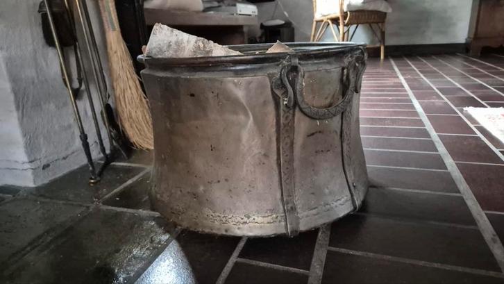 Antieke koperen houtbak, Antiek en Kunst, Antiek | Woonaccessoires, Ophalen