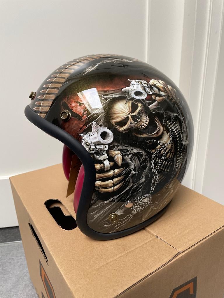 Skull theme helm, Coole Vietnam theme helm, Helmet NIEUW!, Onbekend, Rietstraat 2E, Nieuw, LiMa Trading BV