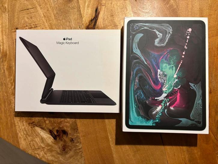 Apple Ipad Pro 11 inch 64 GB wifi + 5G plus Magic Keyboard, Computers en Software, Apple iPads, Zo goed als nieuw, Apple iPad Pro