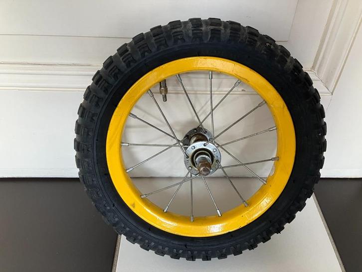 Wiel voor step met goede band 12,5 inch  - Zie foto’s, Fietsen en Brommers, Steps, Zo goed als nieuw, Gewone step, Ophalen of Verzenden