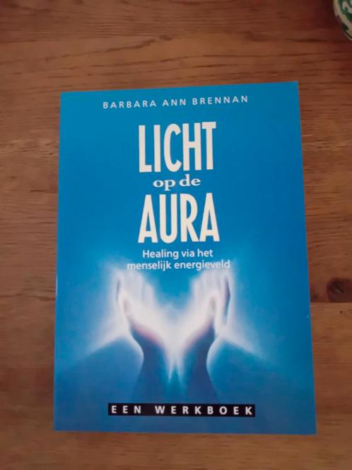 Barbara Ann Brennan - Licht op de aura, Boeken, Esoterie en Spiritualiteit, Zo goed als nieuw, Verzenden