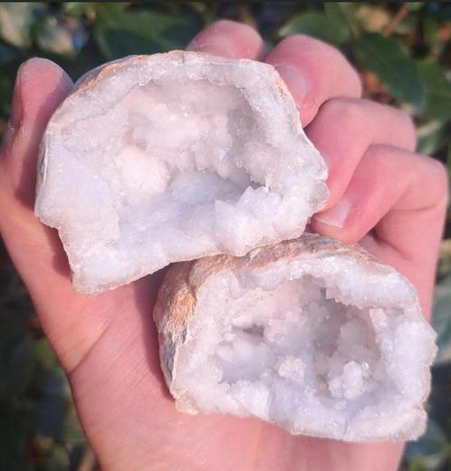 Grote geode bol complete edelstenen stenen verzameling, Verzamelen, Mineralen en Fossielen, Mineraal, Ophalen of Verzenden