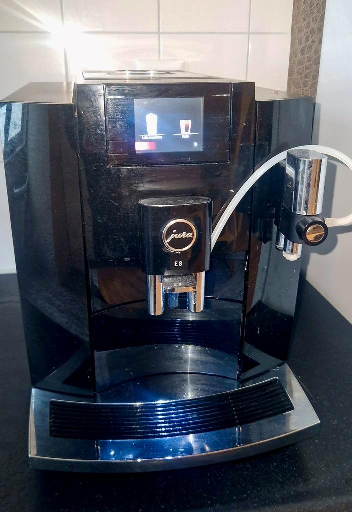 Jura E8 Koffiemachine, Witgoed en Apparatuur, Koffiezetapparaten, Zo goed als nieuw, Koffiebonen, Koffiemachine, 2 tot 4 kopjes