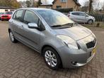 Toyota Yaris 1.3 VVTi 5DRS Executive AC CRUISE LEDER NAVI, Auto's, Toyota, Voorwielaandrijving, Gebruikt, 4 cilinders, 995 kg