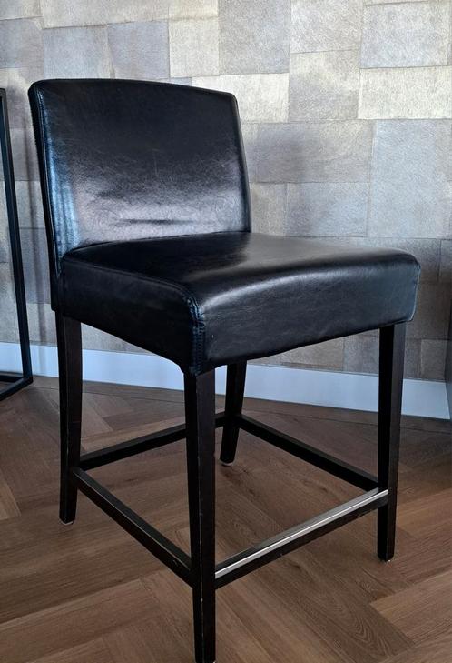 Barkruk zwart leer 2x Als Nieuw! (p.p.st), Huis en Inrichting, Barkrukken, Zo goed als nieuw, 90 cm of meer, Leer, 2 krukken, Met voetsteun