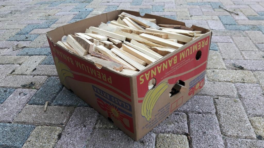 Aanmaakhoutjes.  Kurkdroog en nagel-verfvrij ruim 10 kg, Tuin en Terras, Haardhout, Ophalen