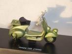 4443: Vespa 125 - 1948 - New-Ray 1:32, Hobby en Vrije tijd, Modelauto's | 1:32, Overige merken, New-Ray, Overige typen, Nieuw