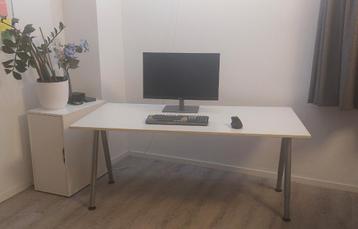 IKEA Galant hoogte verstelbaar onderstel, wit bureaublad - afbeelding 1