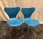 2 vlinderstoelen Arne Jacobsen powder blue, Huis en Inrichting, Ophalen, Zo goed als nieuw, Blauw, Twee