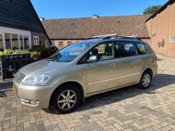 Toyota Avensis Verso 2.0 Vvt-i 6-SEATER AUT 2003 Beige beschikbaar voor biedingen