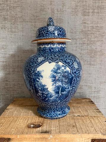 Dekselvaas (1) Villeroy & Boch Bonn Flamand (1874 - 1909) beschikbaar voor biedingen