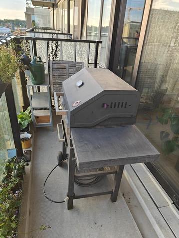 Borreti houtskool bbq beschikbaar voor biedingen
