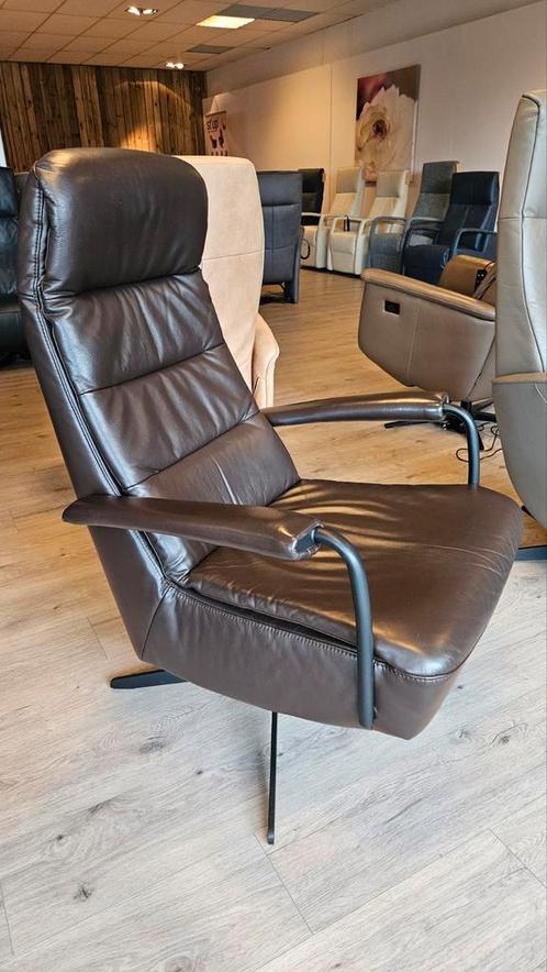 Prominent  Relax fauteuil bij Zitgemak in joure, Huis en Inrichting, Fauteuils, Zo goed als nieuw, Leer, 75 tot 100 cm, Ophalen