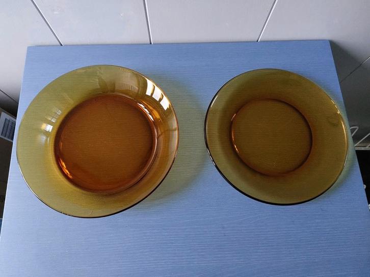 Vintage Duralex France Borden Amberkleurig Zgan, Huis en Inrichting, Keuken | Servies, Zo goed als nieuw, Bord(en), Overige stijlen