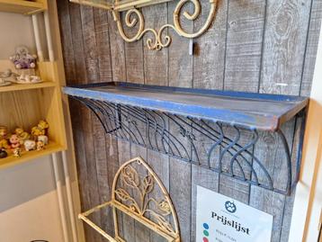 Toffe metalen wandplank nieuw uit de doos beschikbaar voor biedingen