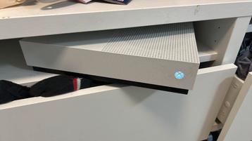  Xbox One S All-Digital 1TB | Inclusief 1 controller beschikbaar voor biedingen