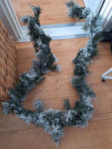 Guirlande Kerst met sneeuw beschikbaar voor biedingen