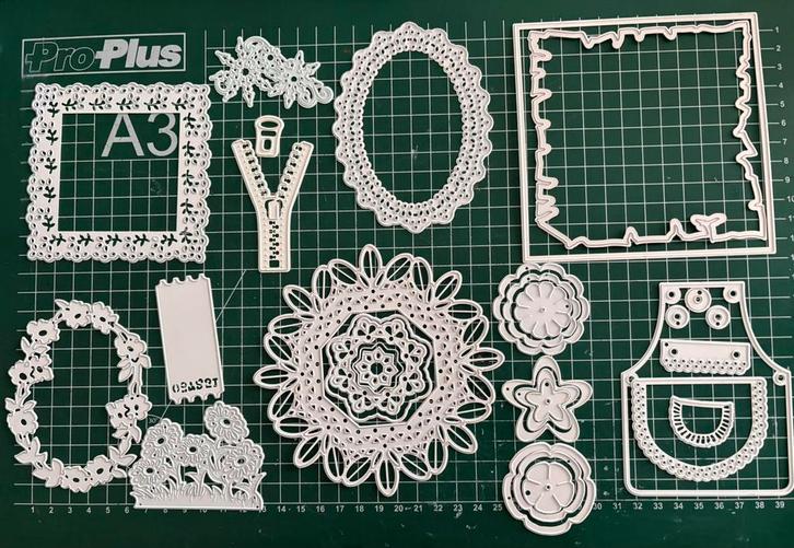 Diverse Snijmallen - Marianne Design kaarten Maken, Hobby en Vrije tijd, Kaarten | Zelf maken, Zo goed als nieuw, Pons of Mal