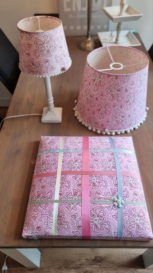 Lampenkappen + memobord van Moepa  High tea pink, Kinderen en Baby's, Kinderkamer | Inrichting en Decoratie, Zo goed als nieuw
