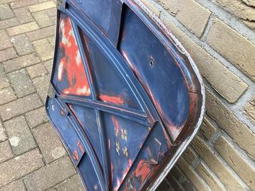 Mga kofferklep beschikbaar voor biedingen