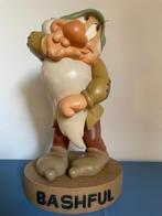 Big Figurine Bashful  (Bloosje) met base, Ophalen of Verzenden, Sneeuwwitje of Doornroosje, Zo goed als nieuw, Beeldje of Figuurtje