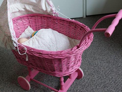 Poppenwagen met 2 poppen, Kinderen en Baby's, Speelgoed | Poppen, Zo goed als nieuw, Babypop, Verzenden