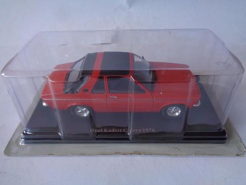 Opel Kadett C Aero 1976 in Doos. Die-cast metal, 1/24, Hobby en Vrije tijd, Modelauto's | 1:24, Zo goed als nieuw, Auto, Overige merken