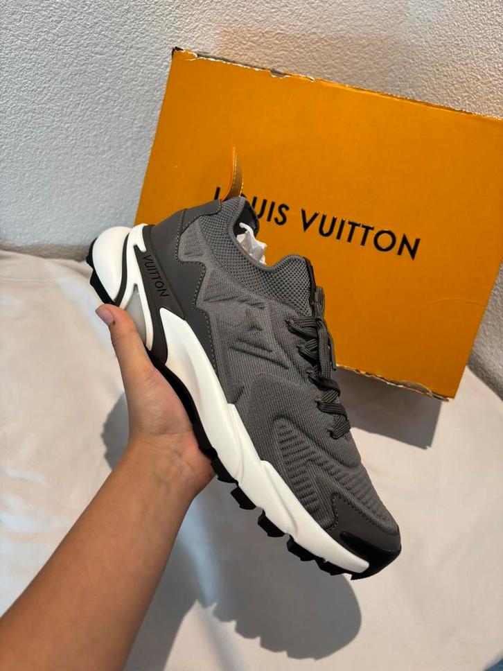 Lv runner, Kleding | Heren, Schoenen, Zo goed als nieuw, Ophalen of Verzenden