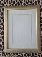 Grote Gouden fotolijst met ontspiegeld glas 48 bij 38 cm, Minder dan 50 cm, Nieuw, Ophalen of Verzenden, Minder dan 50 cm