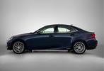 Lexus IS 300h Hybrid Luxury Line (bj 2018, automaat), Auto's, Lexus, 12 maanden, Achterwielaandrijving, Gebruikt, Blauw