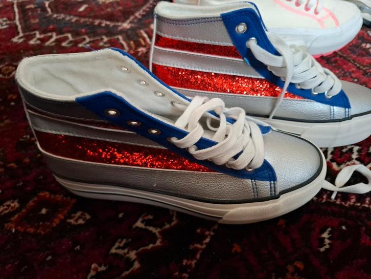 Schoenen, Kleding | Dames, Schoenen, Zo goed als nieuw, Sneakers of Gympen, Zwart, Ophalen of Verzenden