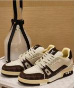 LOUIS VUITTON Trainer ronde neus met dikke bodem lage bovenk, Bruin, Nieuw, Ophalen of Verzenden, Sneakers of Gympen