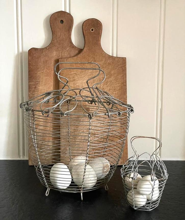 Brocante oude draad eiermand / eiermandje 22,50 euro pst, Antiek en Kunst, Curiosa en Brocante, Verzenden