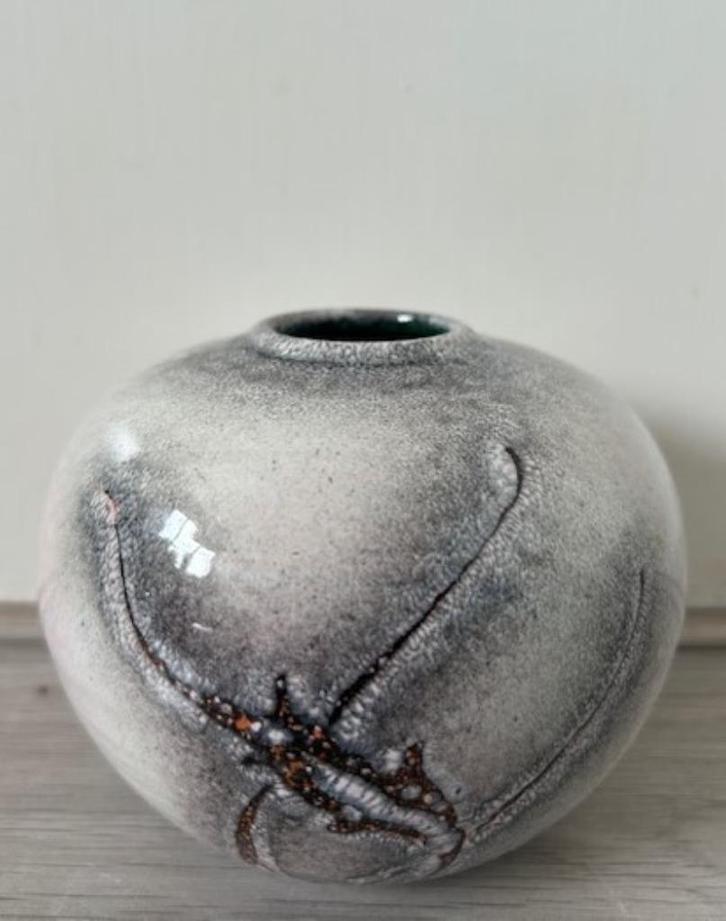 Schoonhoven plateel vaasje decor Carla 1935, Antiek en Kunst, Antiek | Keramiek en Aardewerk, Ophalen of Verzenden