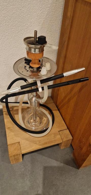 Amy Waterpijp - 1 of 2 personen beschikbaar voor biedingen