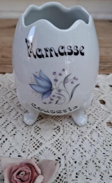 Franse Limoges Ramasse Couverts met bloemen, ei op 3 pootjes beschikbaar voor biedingen