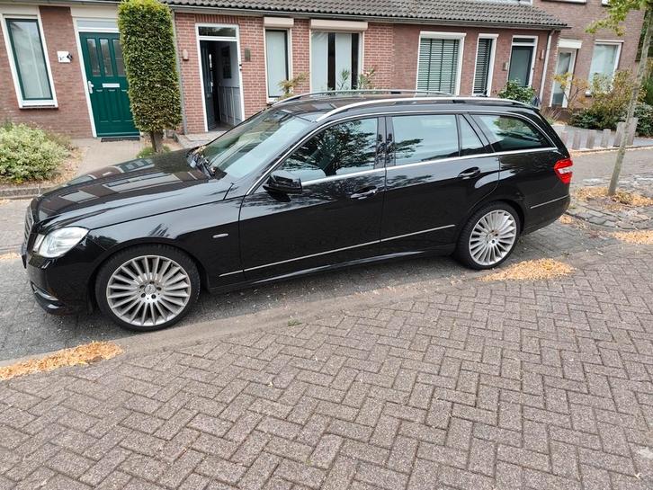 Mercedes-Benz E-Klasse E200 CGI BE Estate Aut7 2011 Zwart, Auto's, Mercedes-Benz, Particulier, E-Klasse, ABS, Benzine, B, Stationwagon