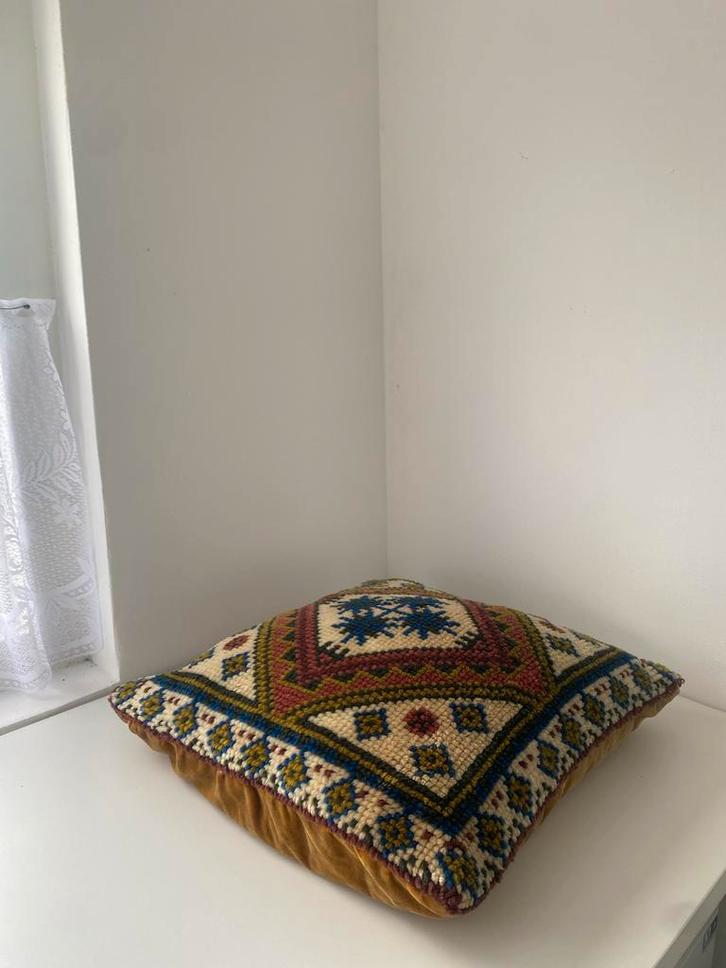 Vintage Sierkussen Vierkant, Huis en Inrichting, Woonaccessoires | Kussens, Zo goed als nieuw, Overige kleuren, Vierkant, Ophalen