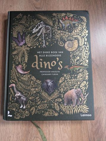 Het dikke boek van alle bijzondere dino's beschikbaar voor biedingen