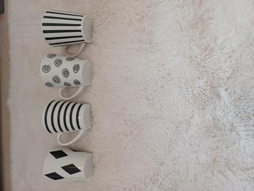 Set van 4 mokken beschikbaar voor biedingen