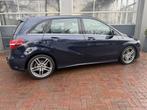 Mercedes-Benz B-Klasse 180 Business Solution AMG LED | Navi, Auto's, 1325 kg, Gebruikt, 4 cilinders, Blauw
